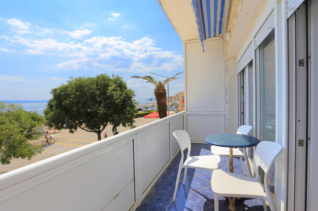 Apartments By The Sea Podgora, Makarska - 18918 Exterior photo